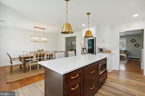 304 Pheasant Dr, Huntingdon Valley PA  19006-3038 exterior