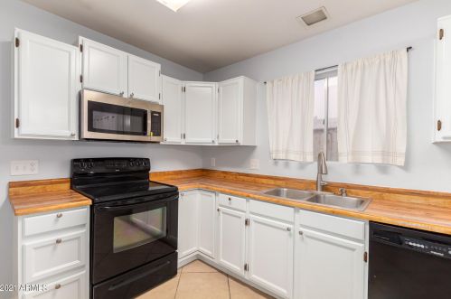 19016 15th St, Phoenix AZ  85024-2364 exterior