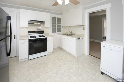 88 Passaic Ave, Paterson NJ  07506-1406 exterior