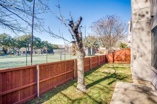 4242 Capistrano Dr, Dallas, TX 75287-4033