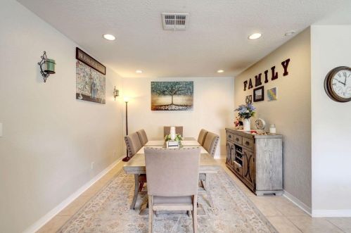 2201 Marshfield Ct, Fort Pierce FL  34953-4372 exterior