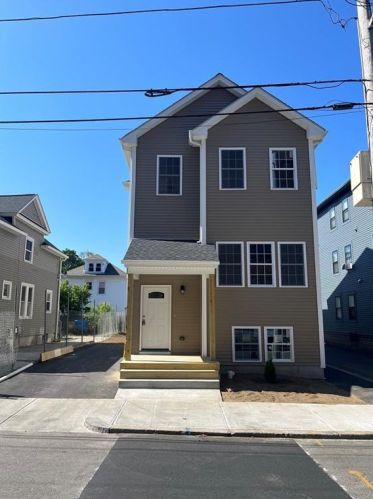 50 Cromwell St, Providence, RI 02907-2502