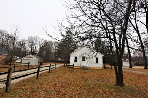 647 Sheridan Dr, Meskegon MI  49442-2645 exterior