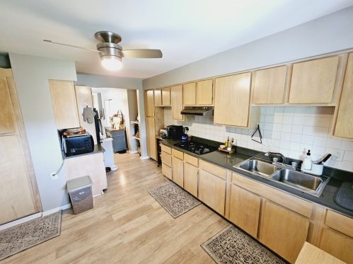 7 Holt St, Pittsburgh PA 15203-2450 exterior