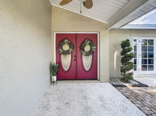 16515 Course Dr, Tampa, FL 33624-6704