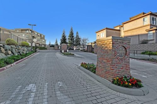 1400 Moon Cir, Folsom CA  95630-4113 exterior