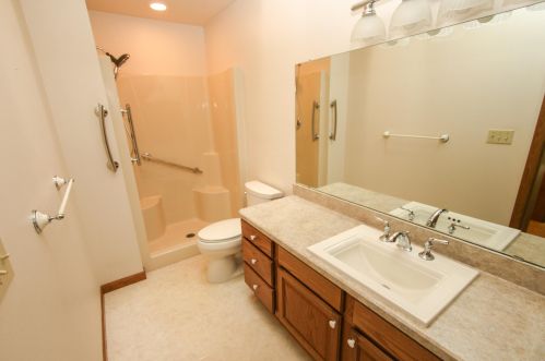 4517 Clayton Crst Ave, Milwaukee WI 53221-3732 exterior