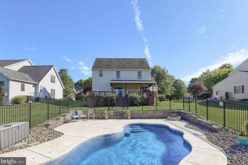 107 Doreen Dr, Hummelstown PA 17036-2725 exterior