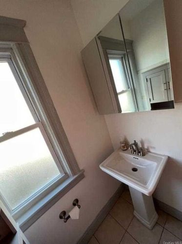 18 Innis Ave, Poughkeepsie NY  12601-3703 exterior