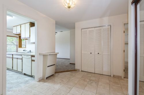 4754 Dover St, Chicago, IL 60640-4648