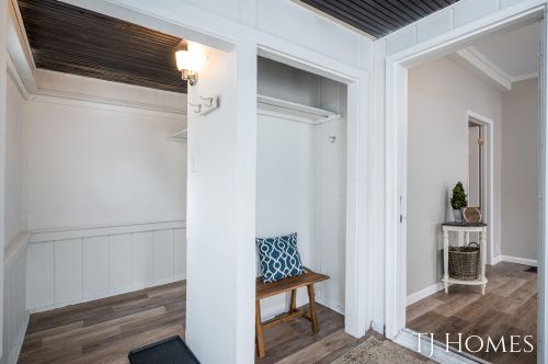 945 Emerson Ave, Meskegon MI  49442-5131 exterior