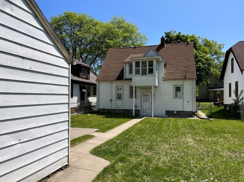 5043 38th St, Milwaukee, WI 53209-5337
