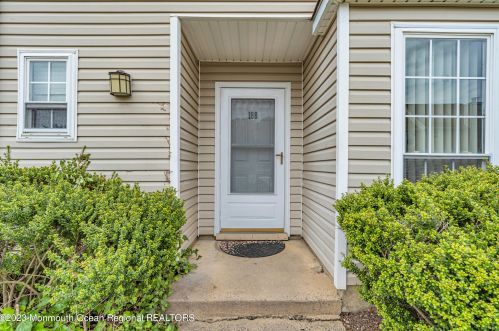 188 Essex Pl, Morganville NJ  07751-1702 exterior