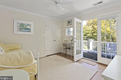 3877 30 St, Arlington VA 22207-5303 exterior