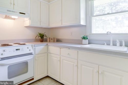 1002 Cliftonbrook Ln, Silver Spring MD 20905-3709 exterior