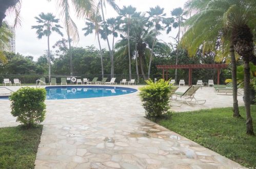 5333 Likini St, Honolulu HI 96818-1762 exterior