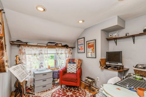 3 Lyons St, Huntington Station NY 11747-1000 exterior