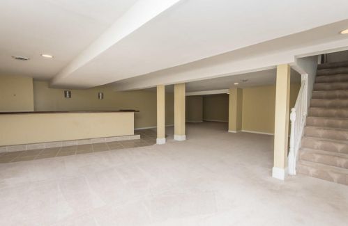 6245 Plaza Cir, Milwaukee WI  53223-2255 exterior