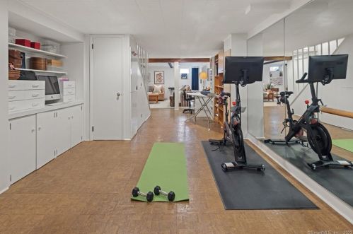 140 Long Lots Rd, Westport CT 06880-3826 exterior