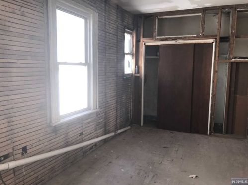 194 Wainwright St, Newark NJ 07112-1226 exterior