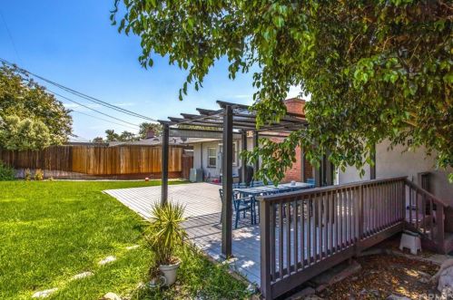 805 Un Ave, Fullerton CA 92831-2734 exterior