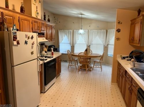 518 Momosa Dr, Lakehurst, NJ 08759-3500