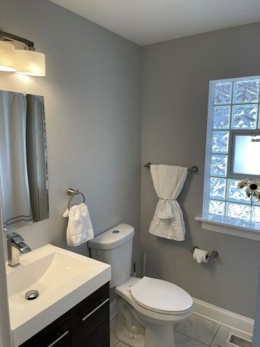 7615 Michigan Ave, Chicago IL 60619-7227 exterior