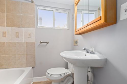 2710 Lawndale Ave, Chicago IL 60655-3312 exterior