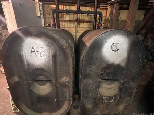 294 Broad St, Killingly CT 06239-3604 exterior