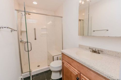 915 Church St, Bohemia NY 11716-5007 exterior