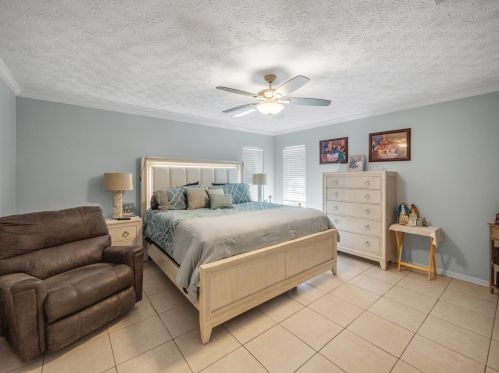 4800 Eagle Dr, Fort Pierce FL 34951-2371 exterior