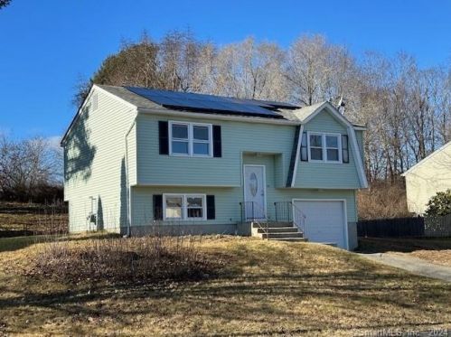 49 Nutmeg Dr, Torrington, CT 06790-4123