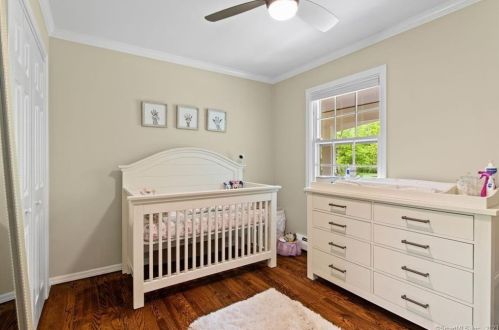 100 Haviland Rd, Ridgefield CT  06877-2821 exterior