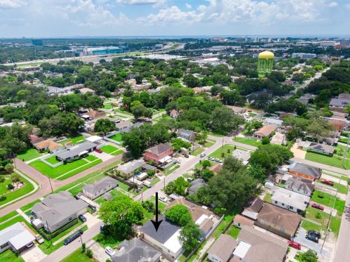 3213 Cherry St, Tampa FL  33607-3115 exterior