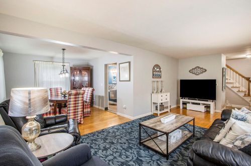 223 Barberry Ave, Kalamazoo MI 49002-6205 exterior