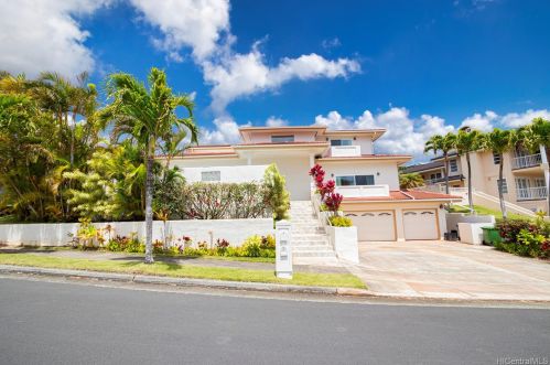 122 Kokololio Pl, Honolulu, HI 96821-2562