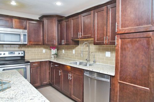 11623 31 Dr, Phoenix AZ 85041-5205 exterior