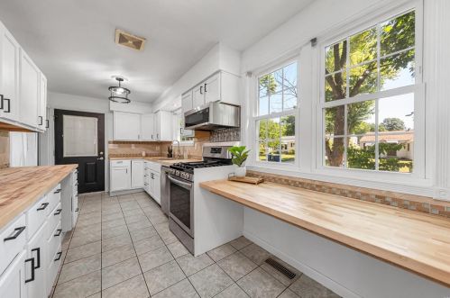 12143 Sunnycrest Pl, Hazelwood MO 63043-1222 exterior