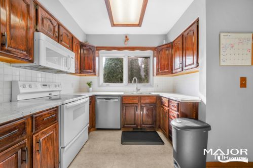 4010 Chamberlain Ave, Grand Rapids MI 49508-2615 exterior