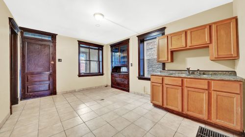 2743 Avers Ave, Chicago IL 60805-1436 exterior