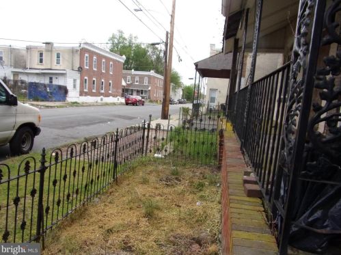 425 10 St, Chester PA 19013-5904 exterior