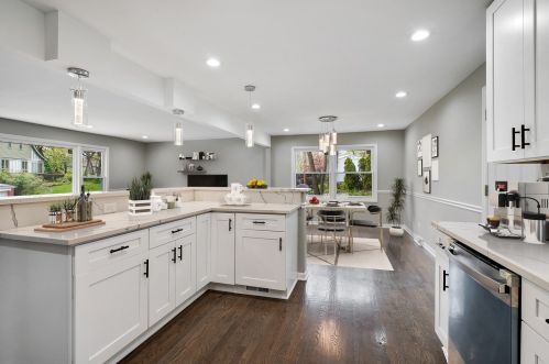 10826 Longwood Dr, Chicago IL  60643-3313 exterior