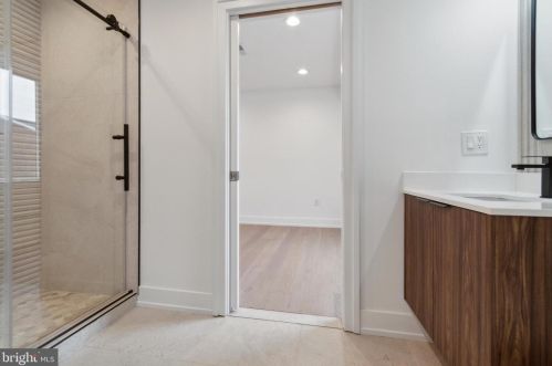 808 Fitzwater St, Philadelphia PA 19147-2808 exterior