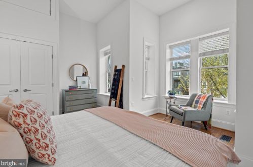 1431 3rd St, Washington DC  20024-2907 exterior