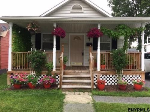 1479 Fern Ave, Schenectady, NY 12306-2723