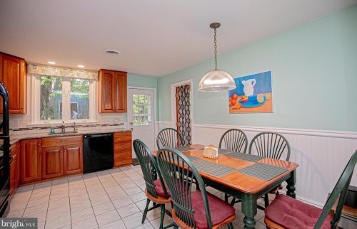 66 Red Lion Rd, Huntingdon Valley PA 19006-6436 exterior