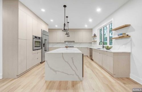 22 Lois Ave, Demarest NJ  07627-2220 exterior