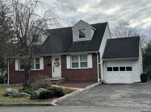 31 Madison Ave, Demarest NJ  07627-1429 exterior