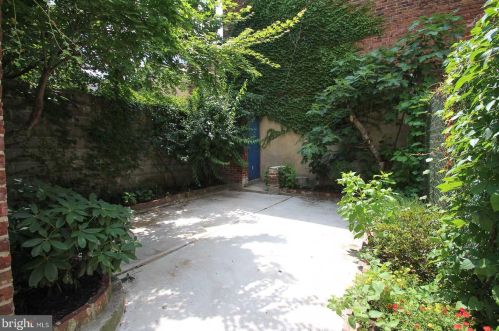 606 American St, Philadelphia PA 19140-5724 exterior