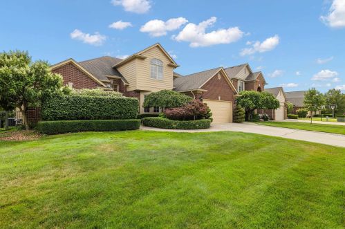 21192 Strawberry Hills Dr, Macomb Township MI 48044-2277 exterior